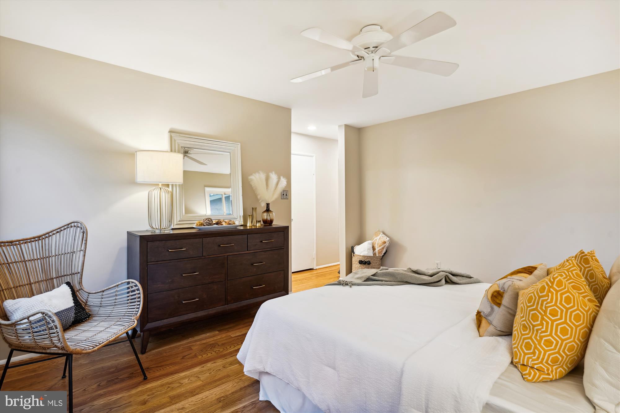 MANOR WOODS - Residential