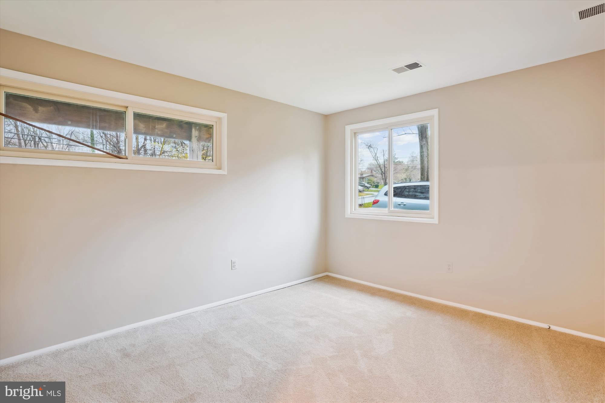 MANOR WOODS - Residential