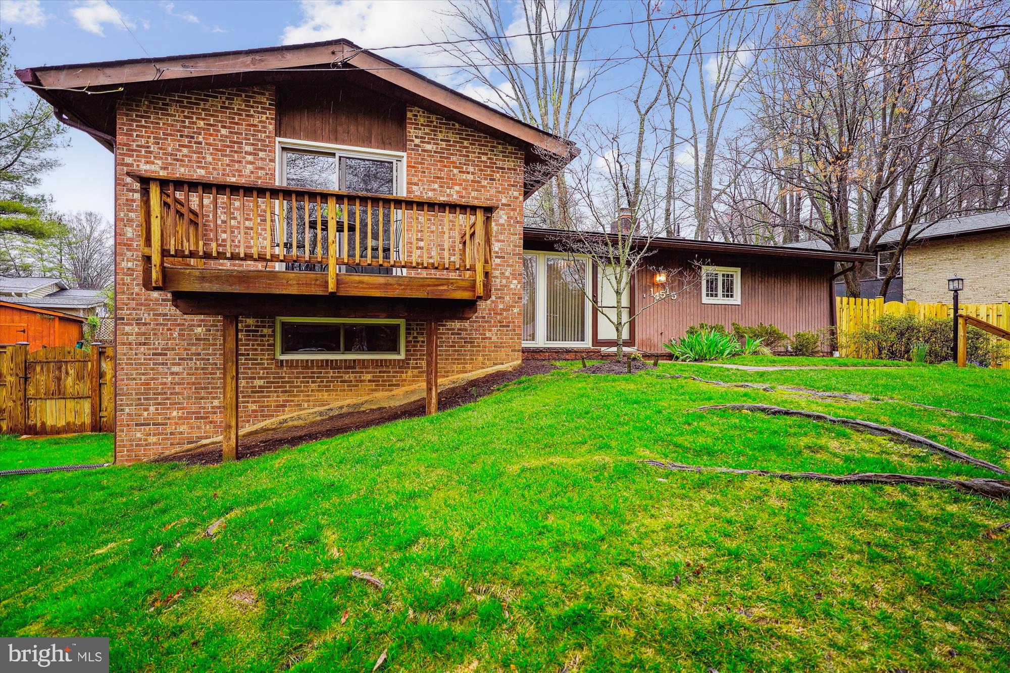 MANOR WOODS - Residential