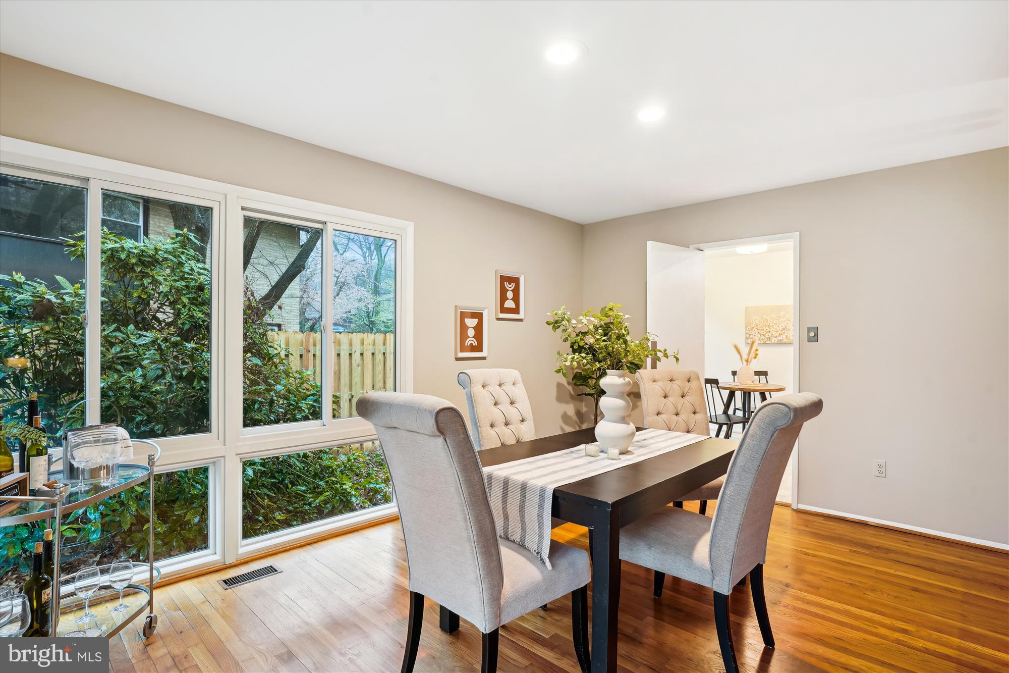 MANOR WOODS - Residential