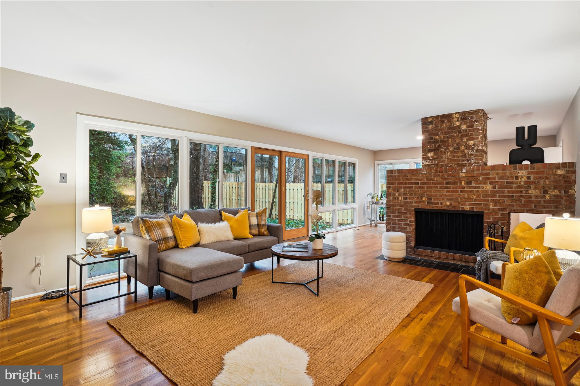 MANOR WOODS - Residential