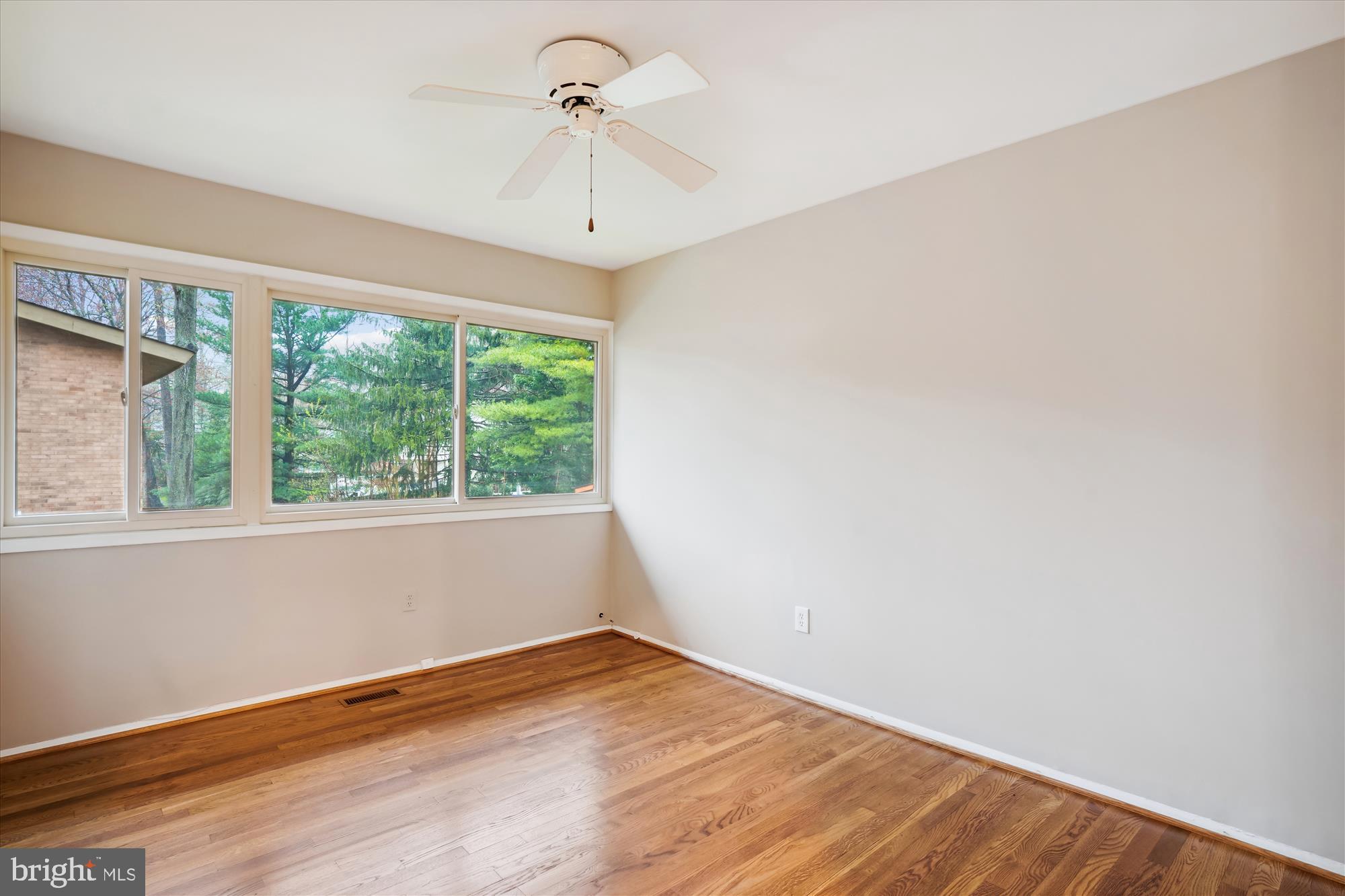 MANOR WOODS - Residential