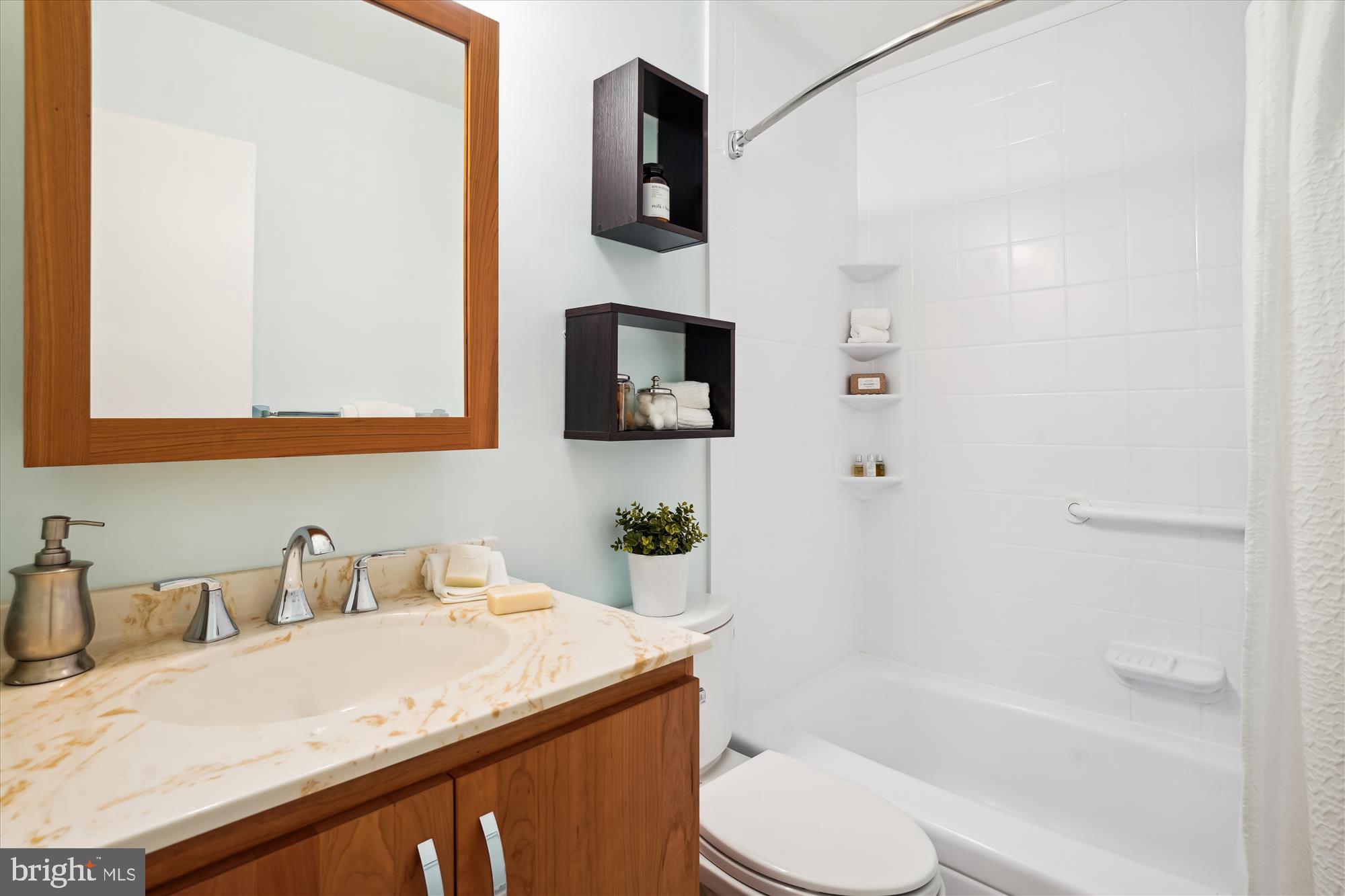 MANOR WOODS - Residential