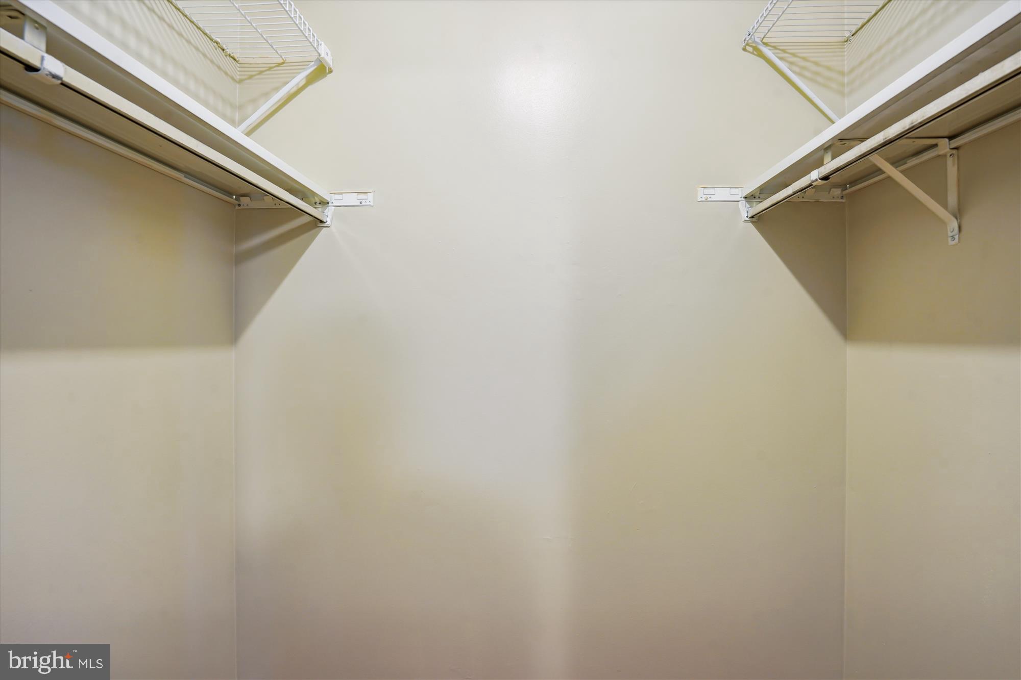 ROLLING VALLEY - Residential