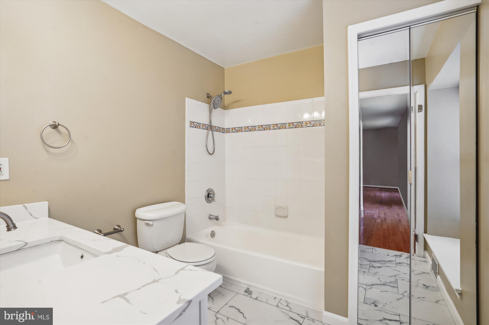 ROLLING VALLEY - Residential