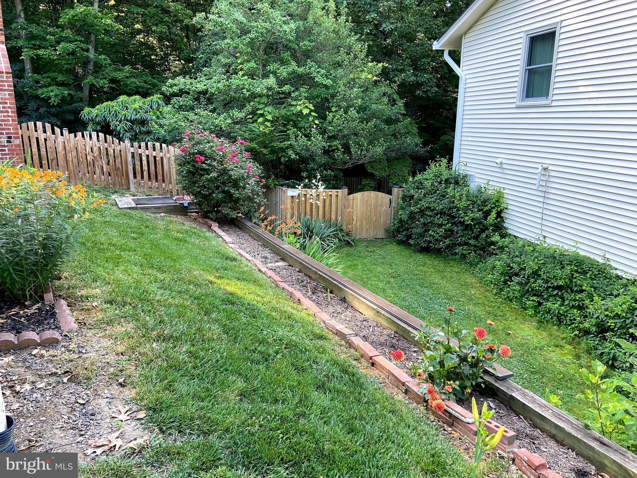 ROLLING VALLEY - Residential