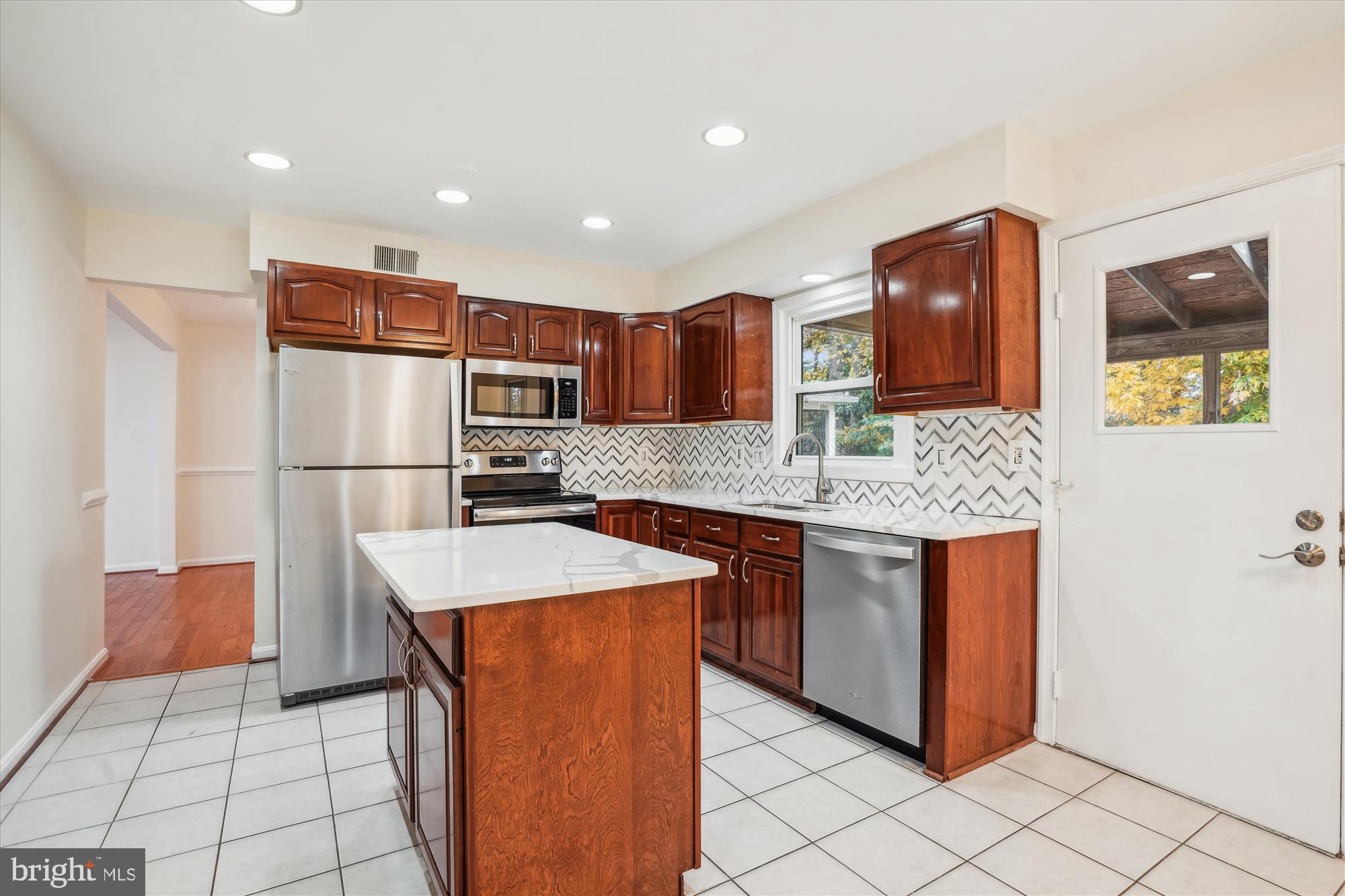 ROLLING VALLEY - Residential