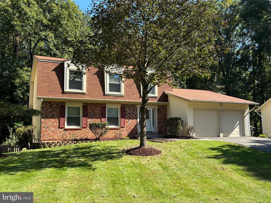 MOVE-IN READY home on a quiet cul-de-sac in the West Springfield High School district. Enjoy the serene surroundings with a screened-in porch and two decks that back to county trees and parkland.
Welcome to this beautiful home featuring an inviting foyer with hardwood floors, leading to a formal living room and dining room adorned with chair railing and crown molding. The renovated kitchen boasts new granite countertops, stainless steel appliances, a center island, cherrywood cabinets, and ample space for a kitchen table. The family room offers a cozy retreat with neutral carpeting, a wood-beamed ceiling, a charming wood-burning fireplace, and French doors leading to the covered three-season room. The upper level includes four bedrooms and two bathrooms. The finished walk-out lower level features a recreation room and a full bath.
Additionally, there is a large laundry room with a spacious storage area and utility room. This home also has a newer roof and all windows have been replaced. It is in a great commuter location near Fairfax County Parkway, I-95, I-395, and the Metro bus to the Pentagon.