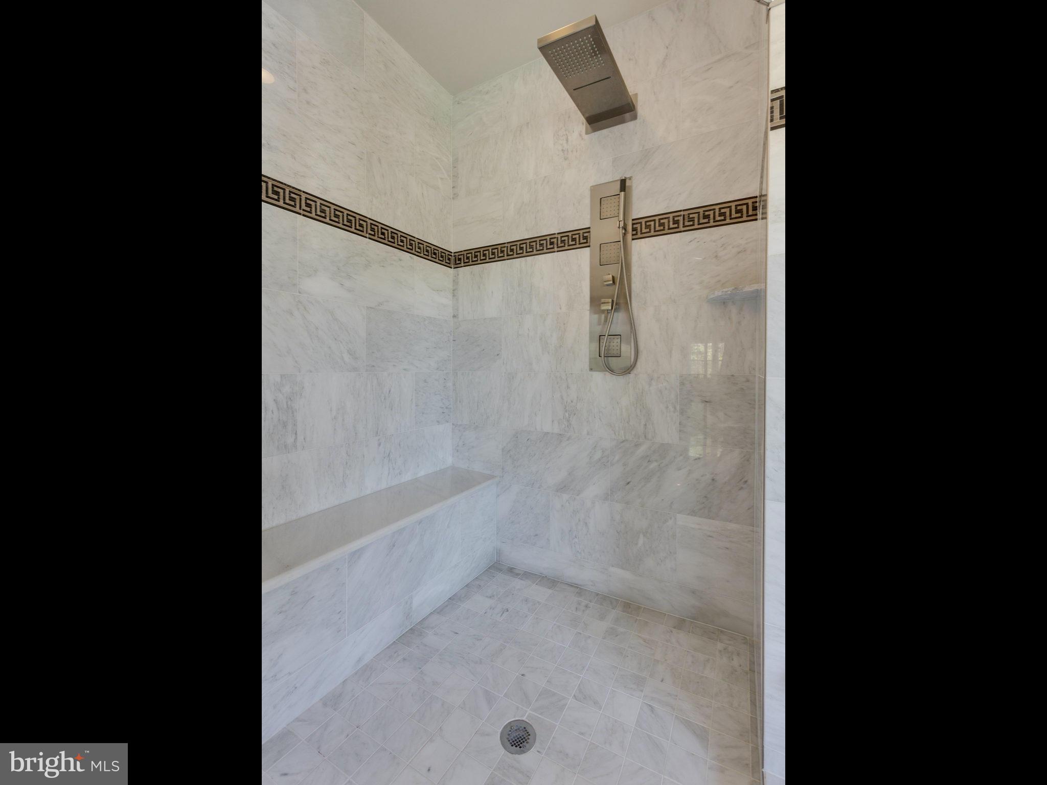 MAPLE VIEW - Residential