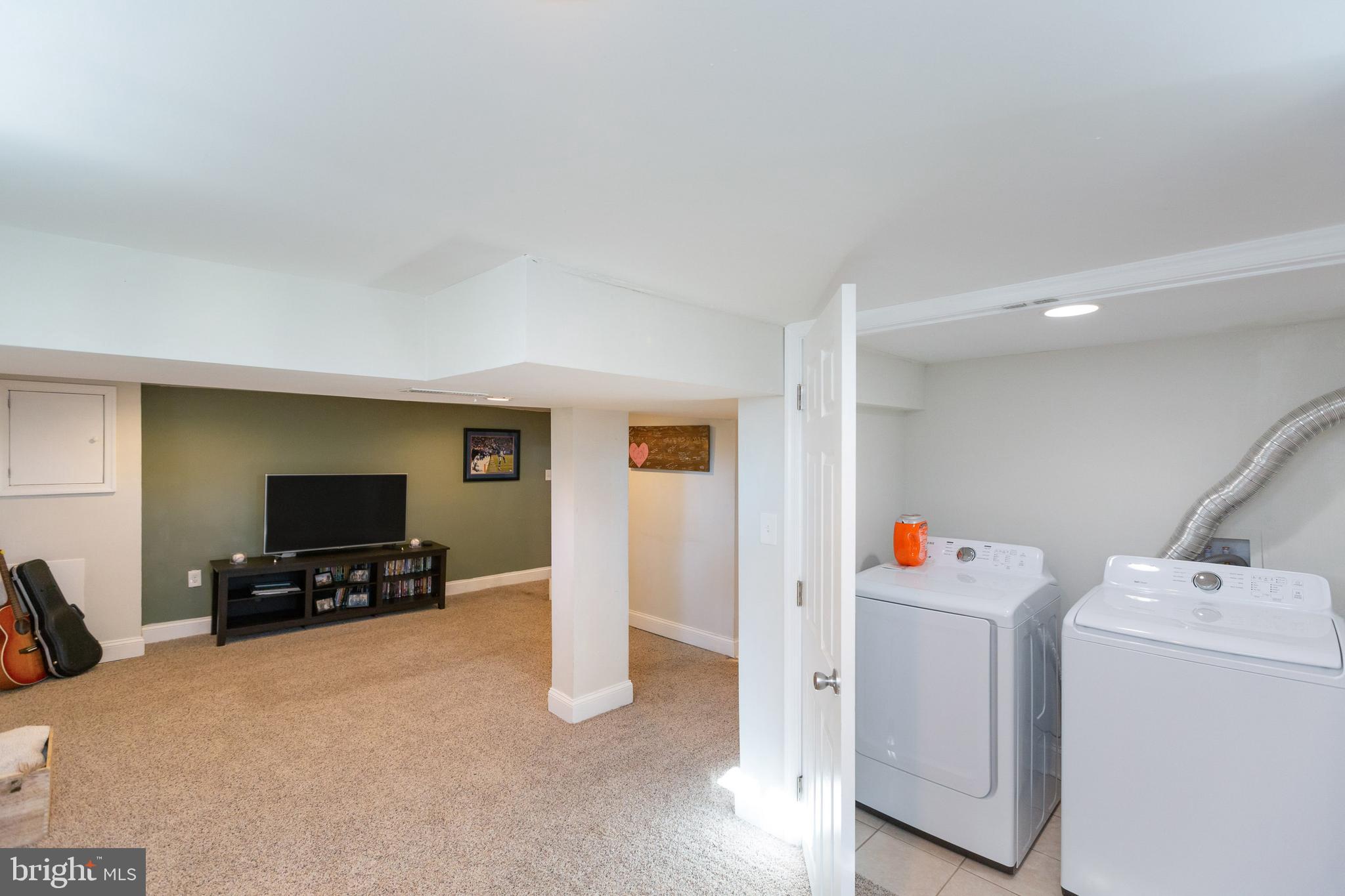 OAKLAND TERRACE - Residential