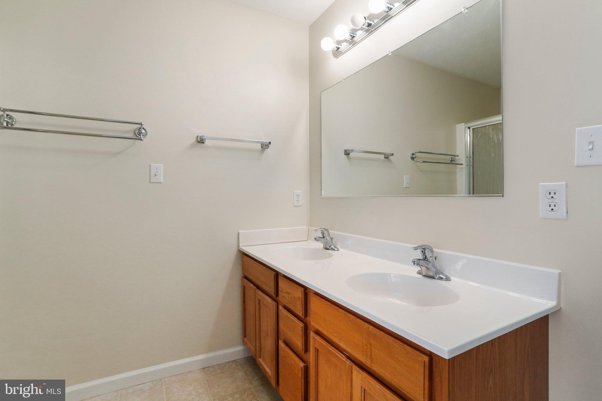 CRESTFIELD - Residential