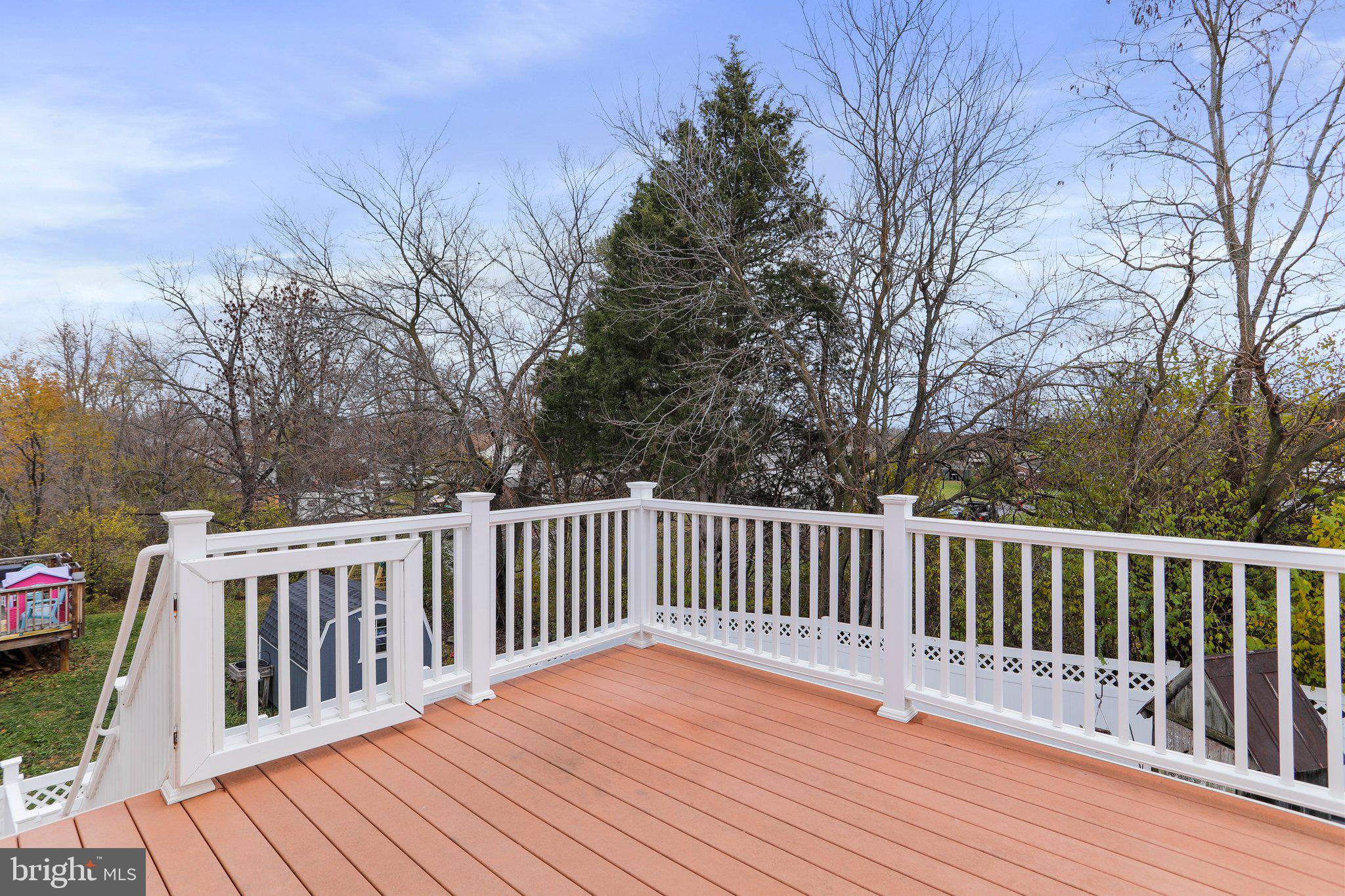 CRESTFIELD - Residential