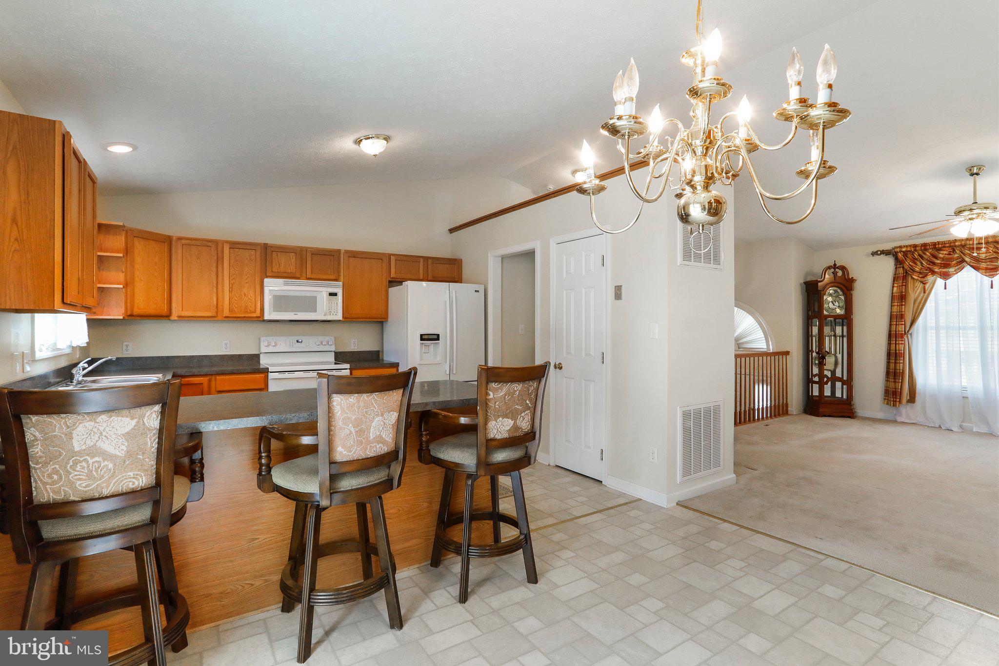 CRESTFIELD - Residential