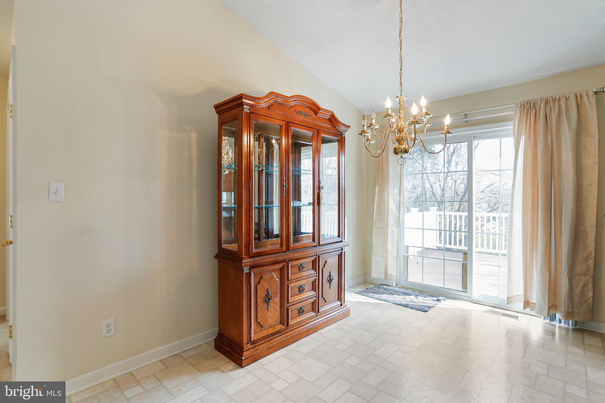 CRESTFIELD - Residential