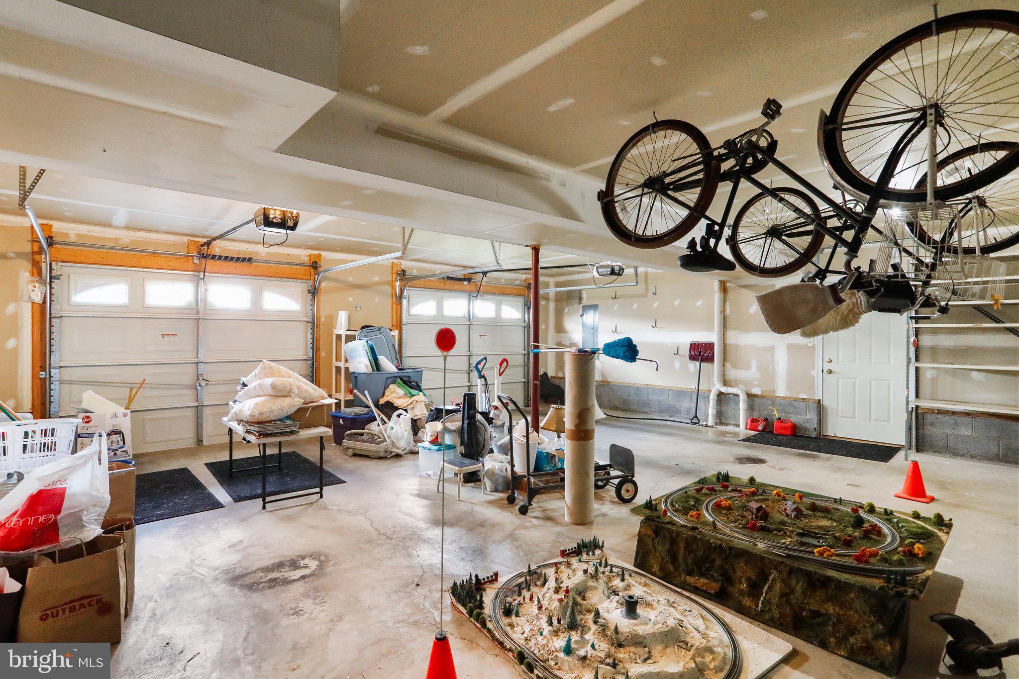 CRESTFIELD - Residential