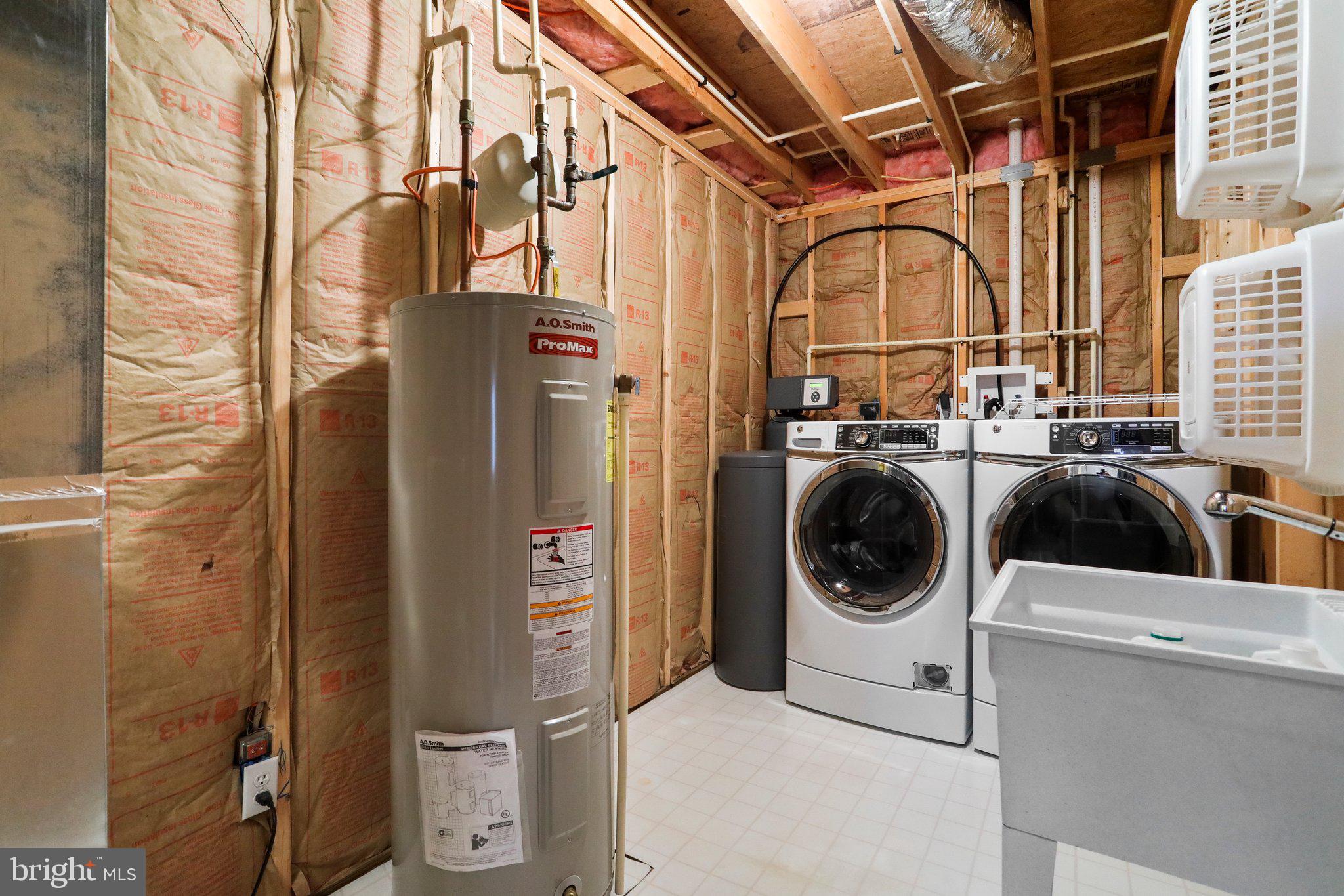 CRESTFIELD - Residential