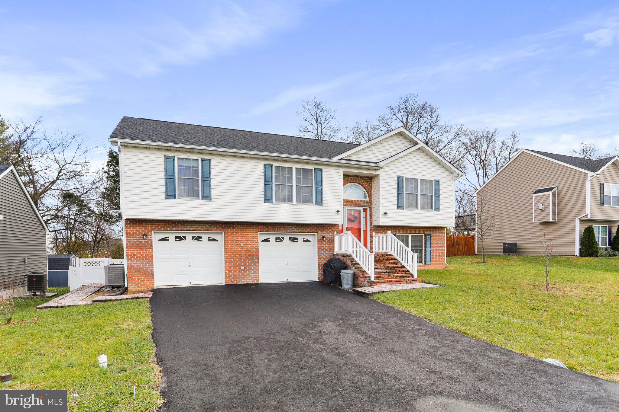 CRESTFIELD - Residential