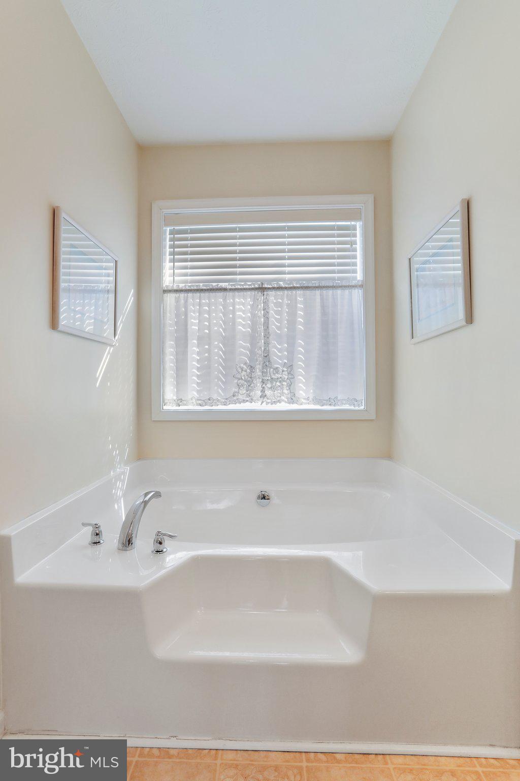 CRESTFIELD - Residential