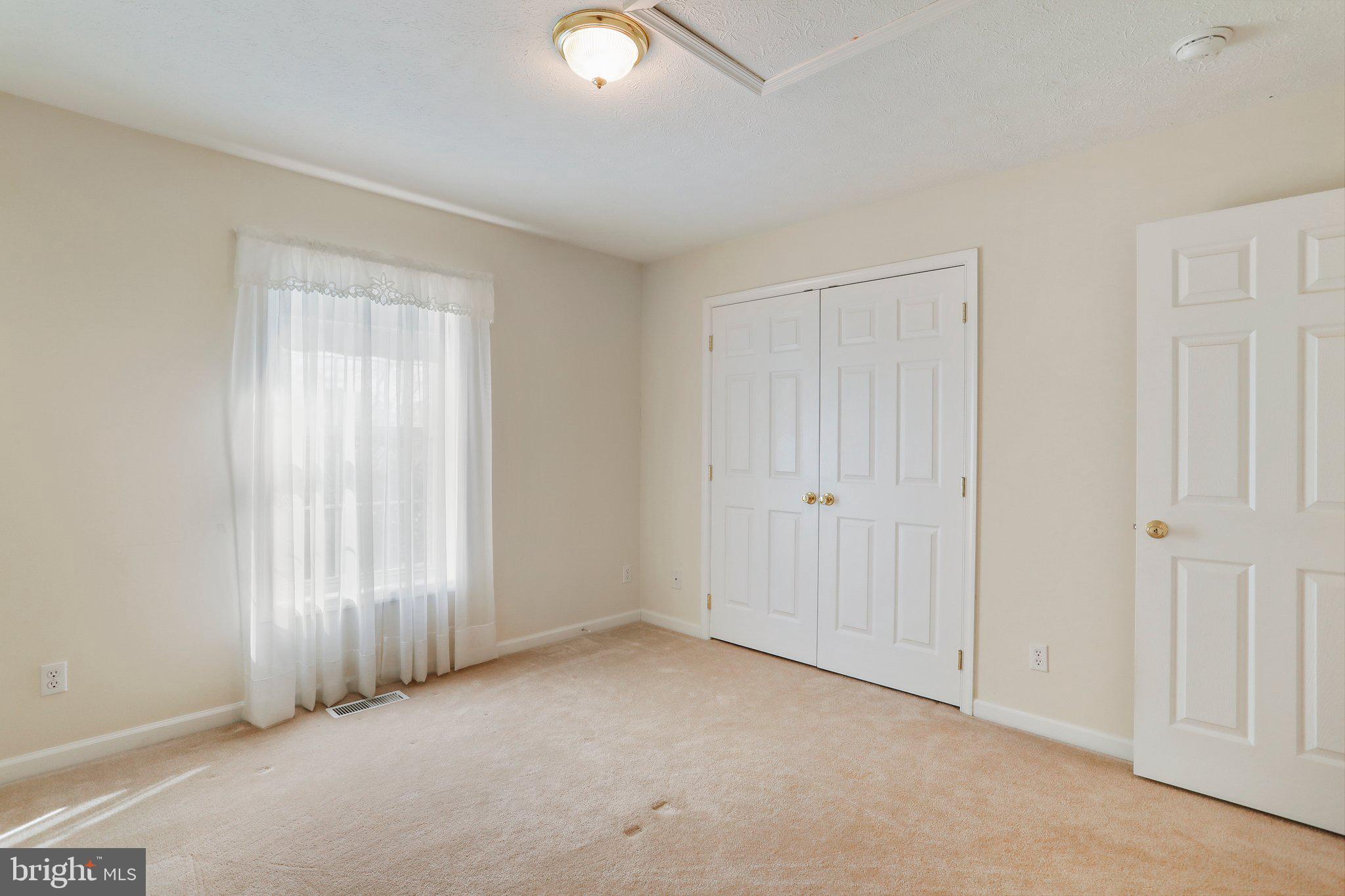 CRESTFIELD - Residential