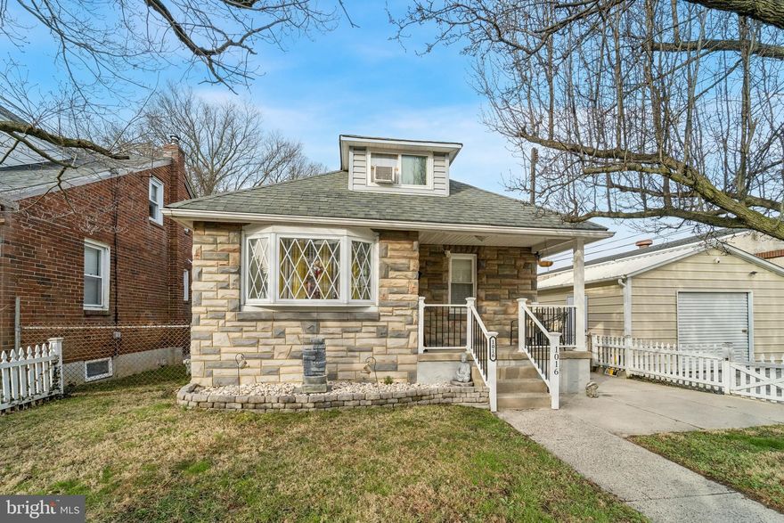 Welcome to 1016 Leiper St in Crum Lynne! This updated 4-bedroom, 2-bath single-family home offers a spacious layout with modern finishes throughout. The property features a large backyard and a detached 2-car garage, providing plenty of space for parking, storage, or a workshop. Conveniently located near major highways, shopping centers, restaurants, and public transportation, with quick access to Philadelphia International Airport—perfect for commuters and travelers alike. Don’t miss this great opportunity! 🏡✨