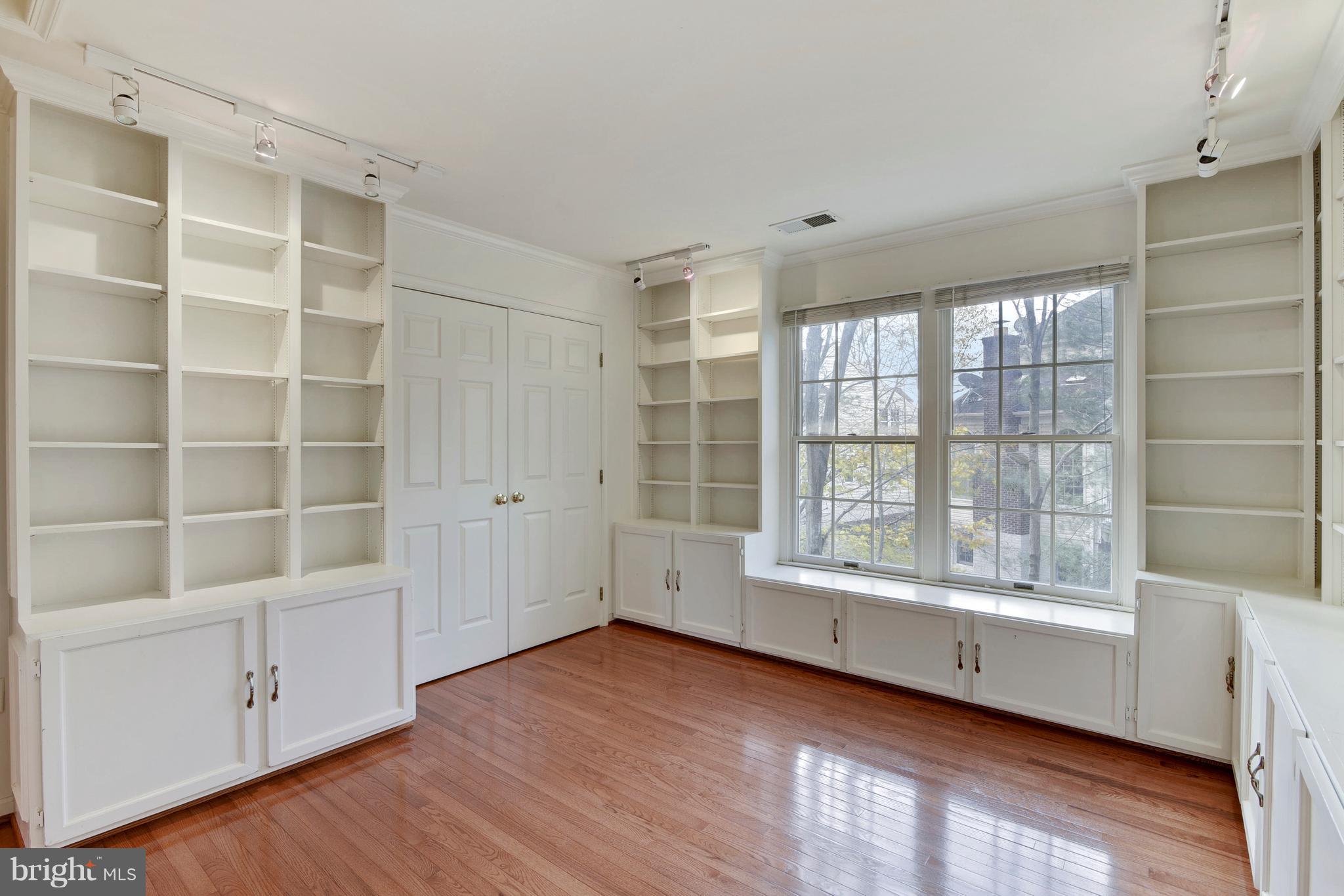 BARRINGTON - Residential