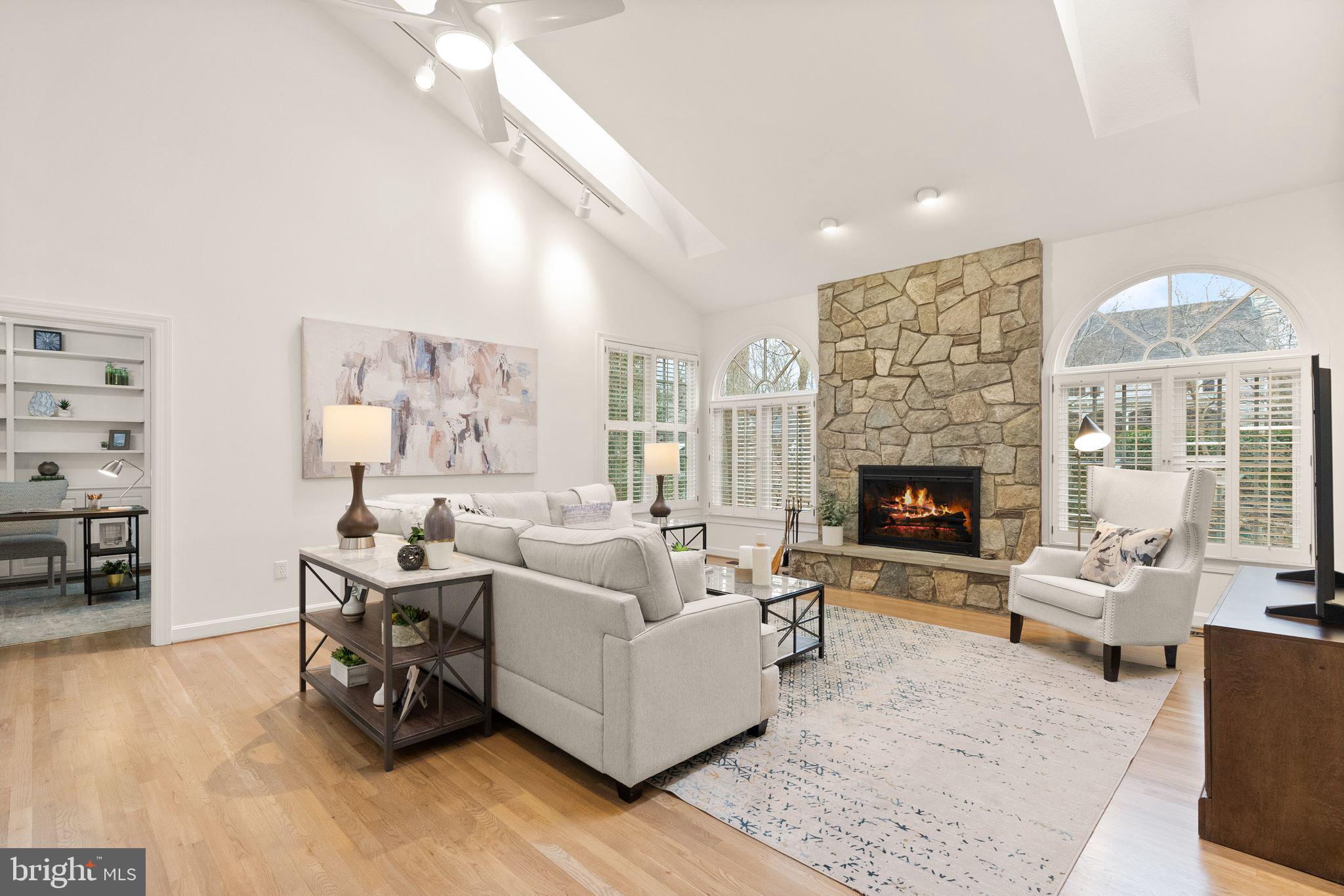 COUNTRY CLUB ESTATES - Residential