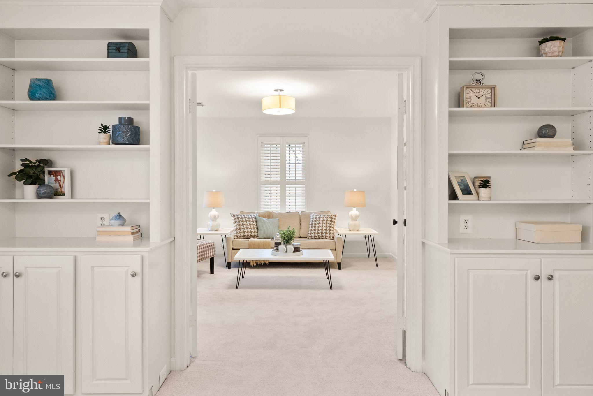 COUNTRY CLUB ESTATES - Residential