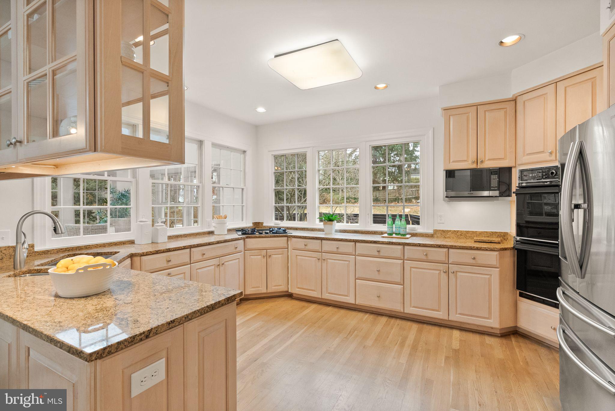 COUNTRY CLUB ESTATES - Residential