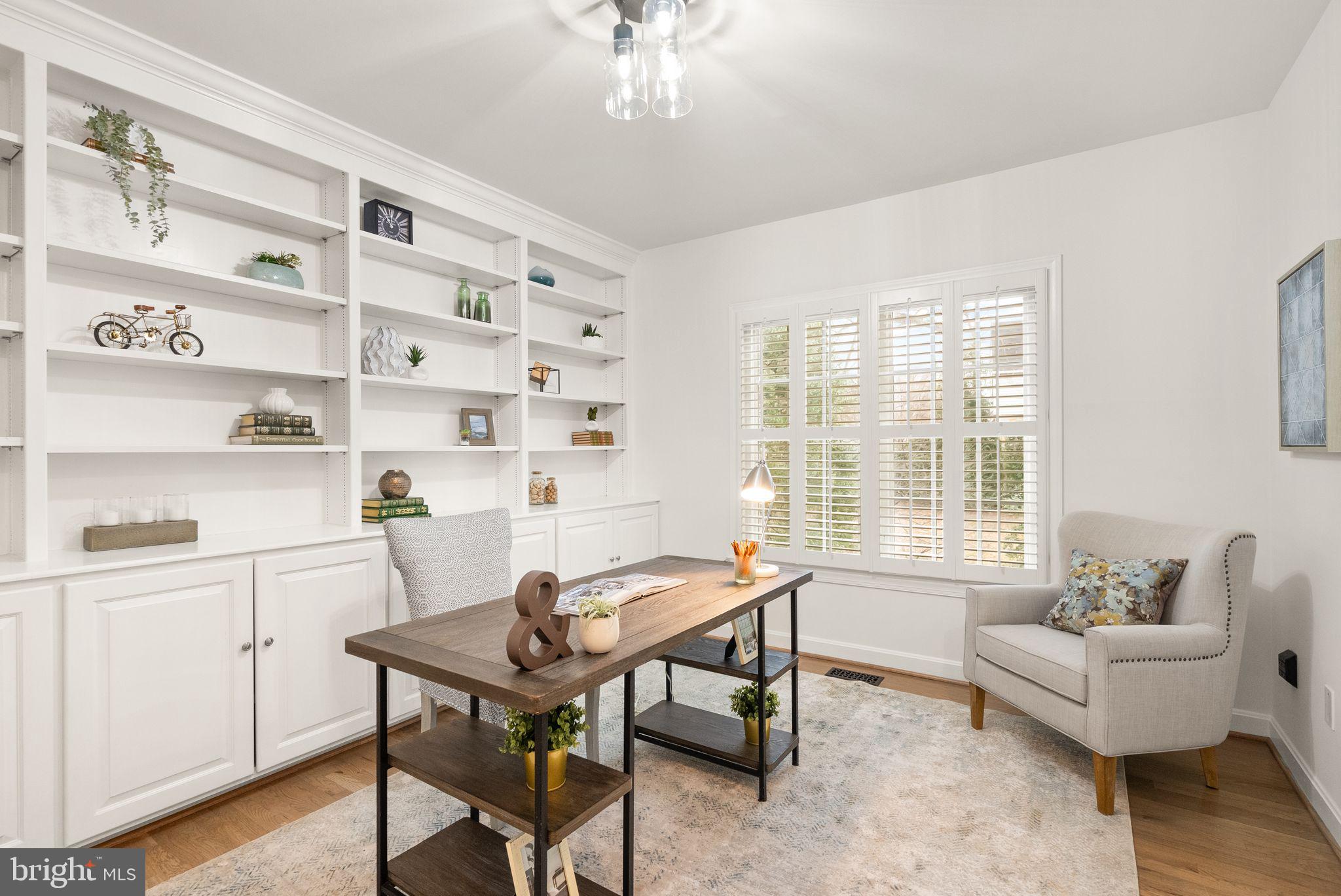 COUNTRY CLUB ESTATES - Residential