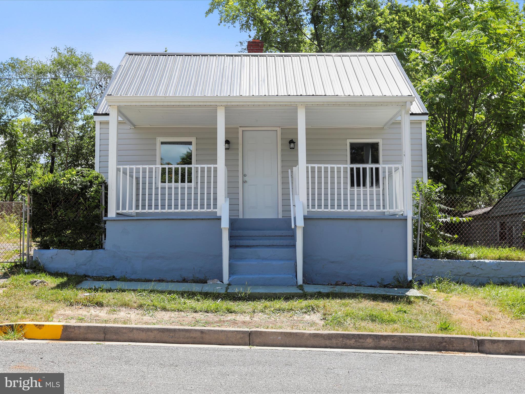 This newly remodeled home is located near downtown Martinsburg. It has two bedrooms and one bathroom with a fenced in yard and sets at the end of high street.
