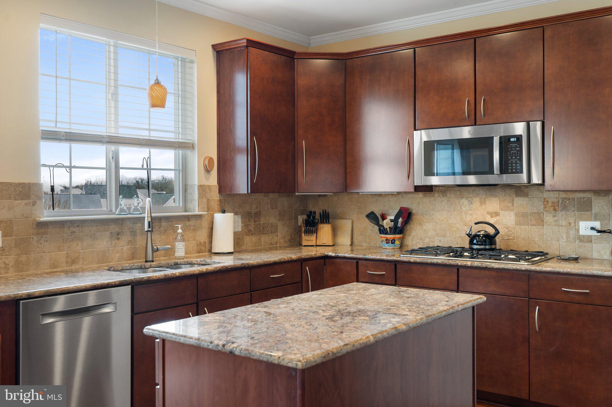 MOUNTAIN BROOK ESTATES - Residential