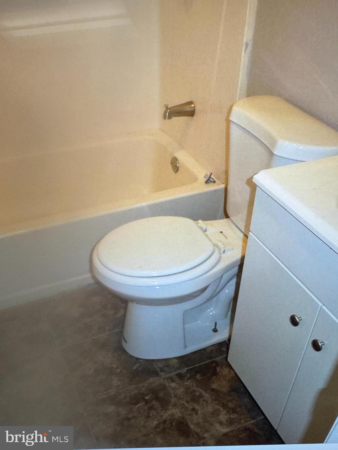 KENSINGTON - Residential Income