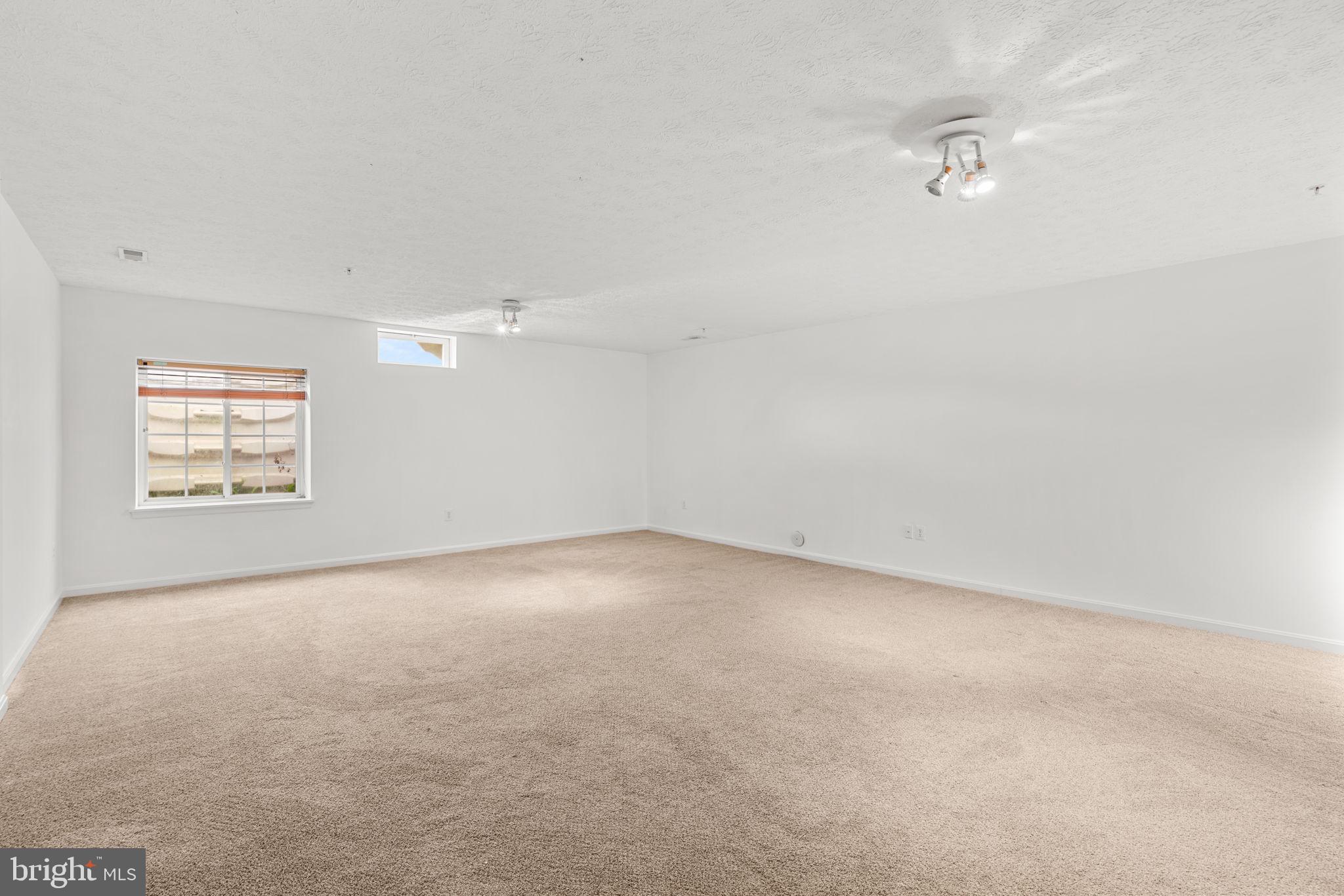 AUTUMN RUN - Residential