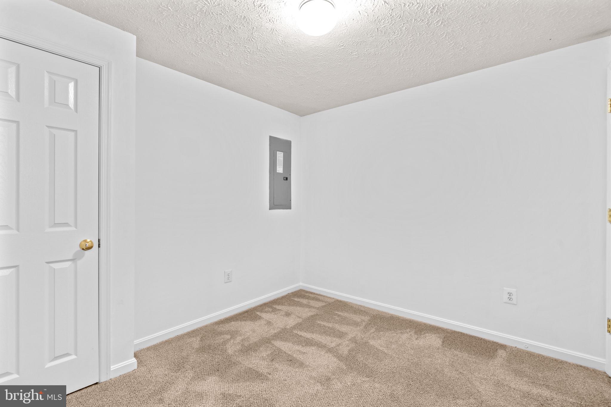 AUTUMN RUN - Residential