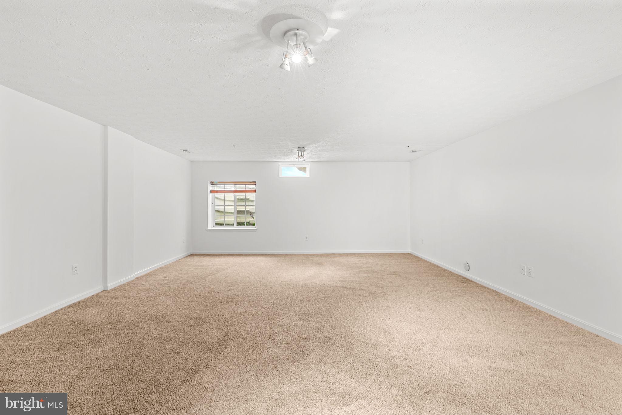 AUTUMN RUN - Residential