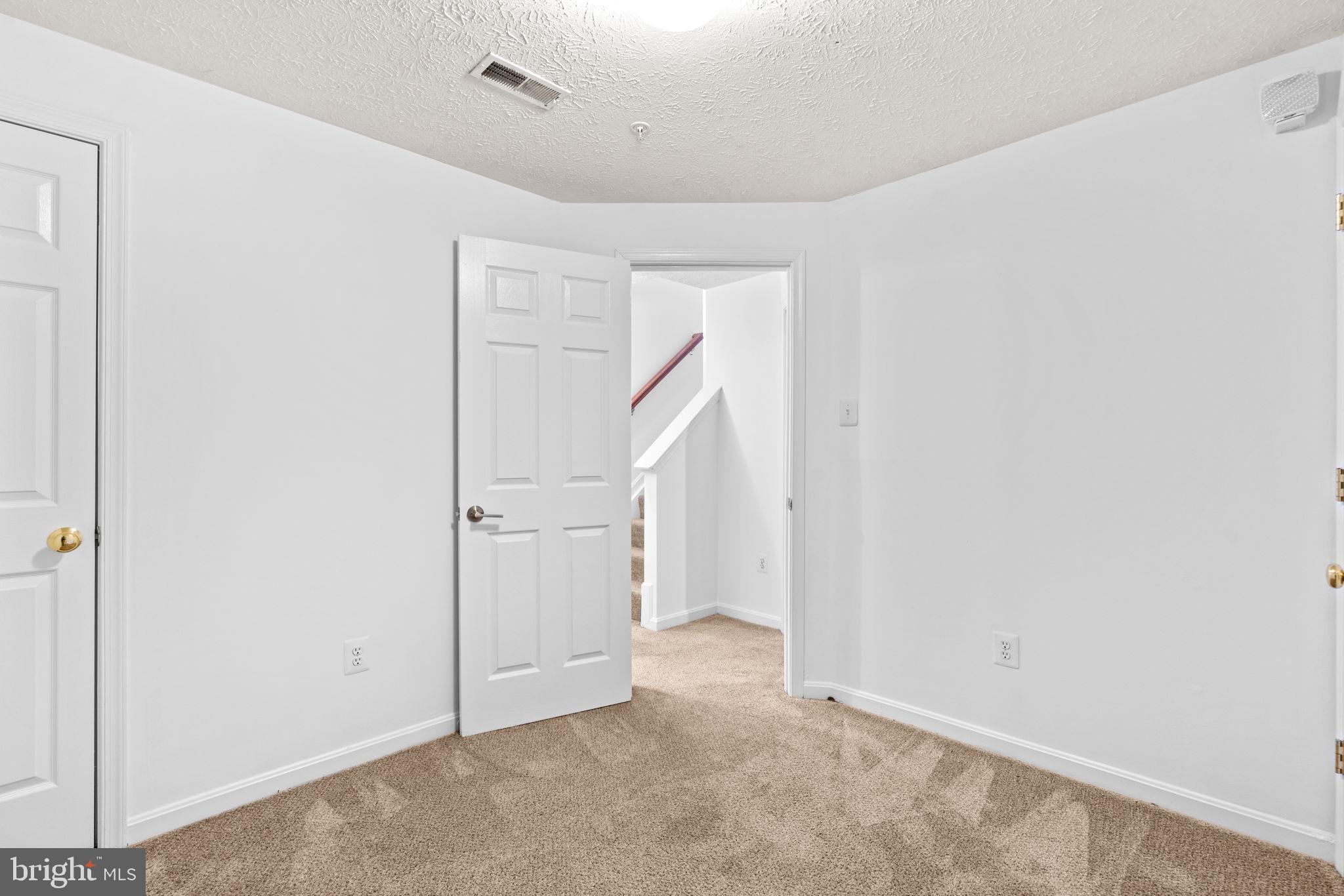 AUTUMN RUN - Residential