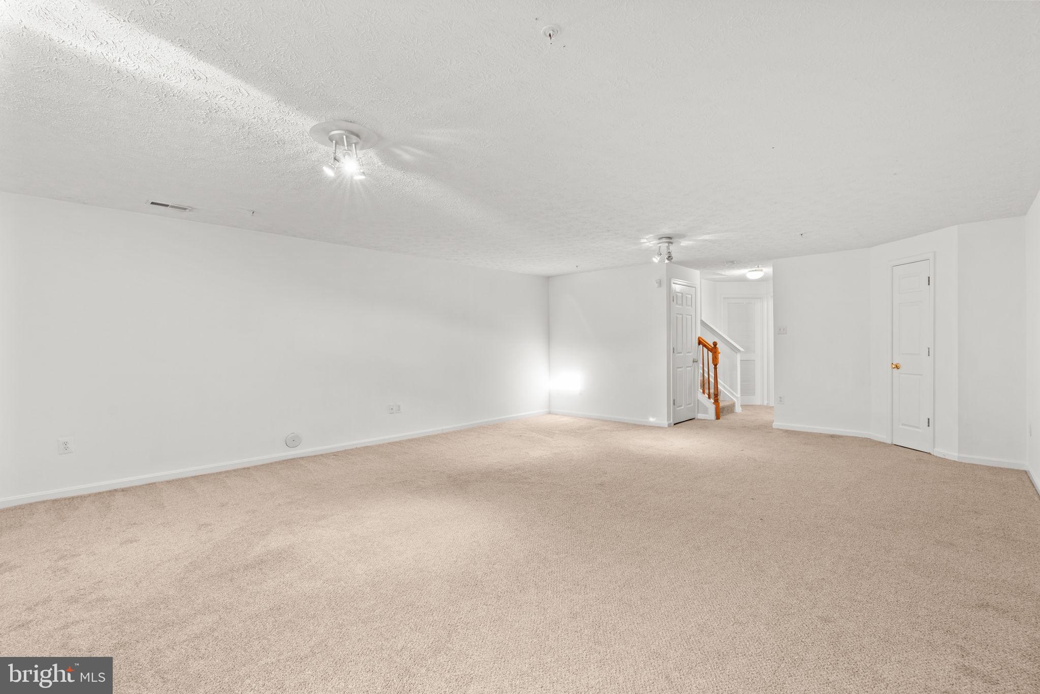 AUTUMN RUN - Residential