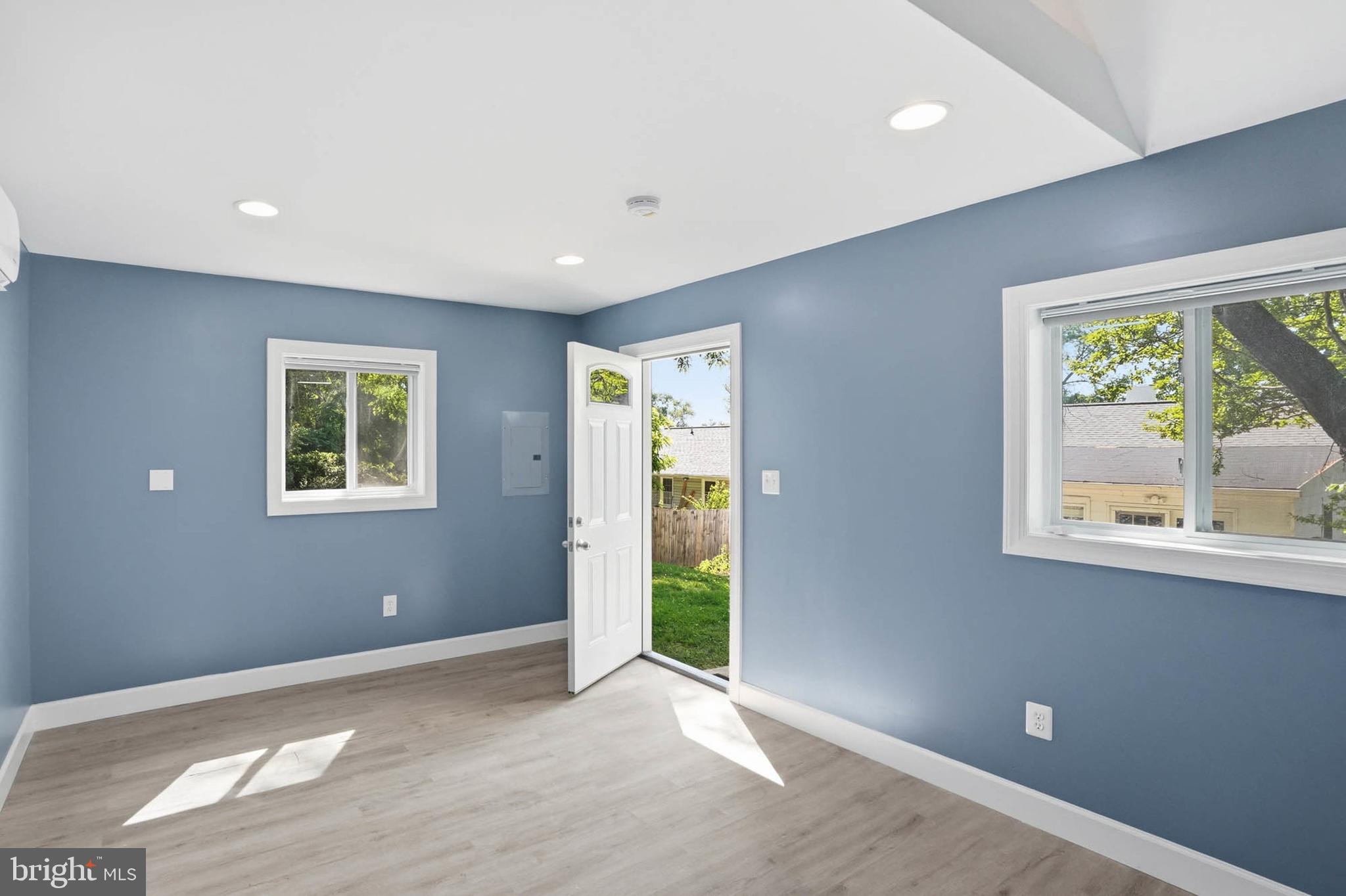 ROCKCREST - Residential