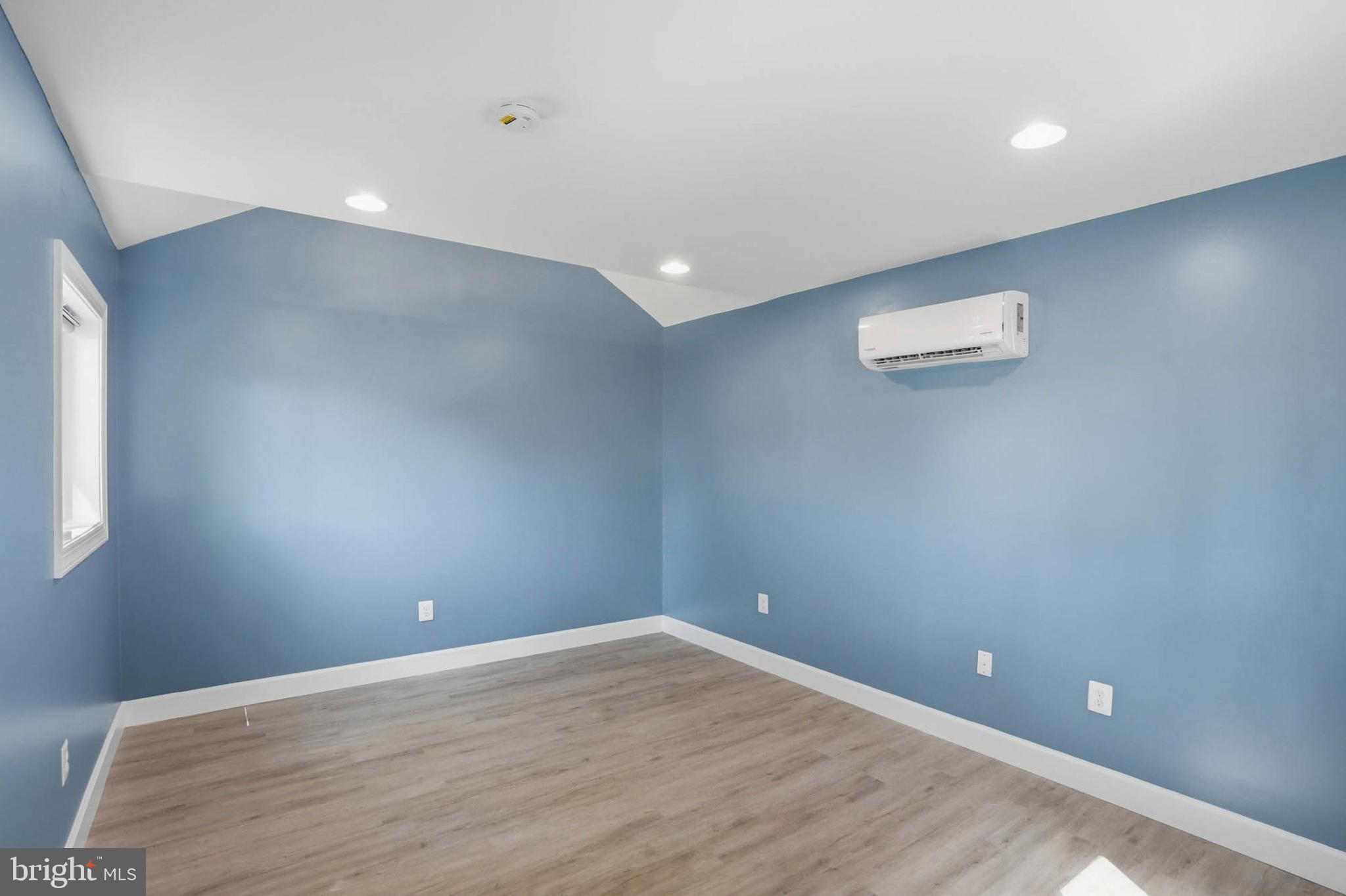 ROCKCREST - Residential