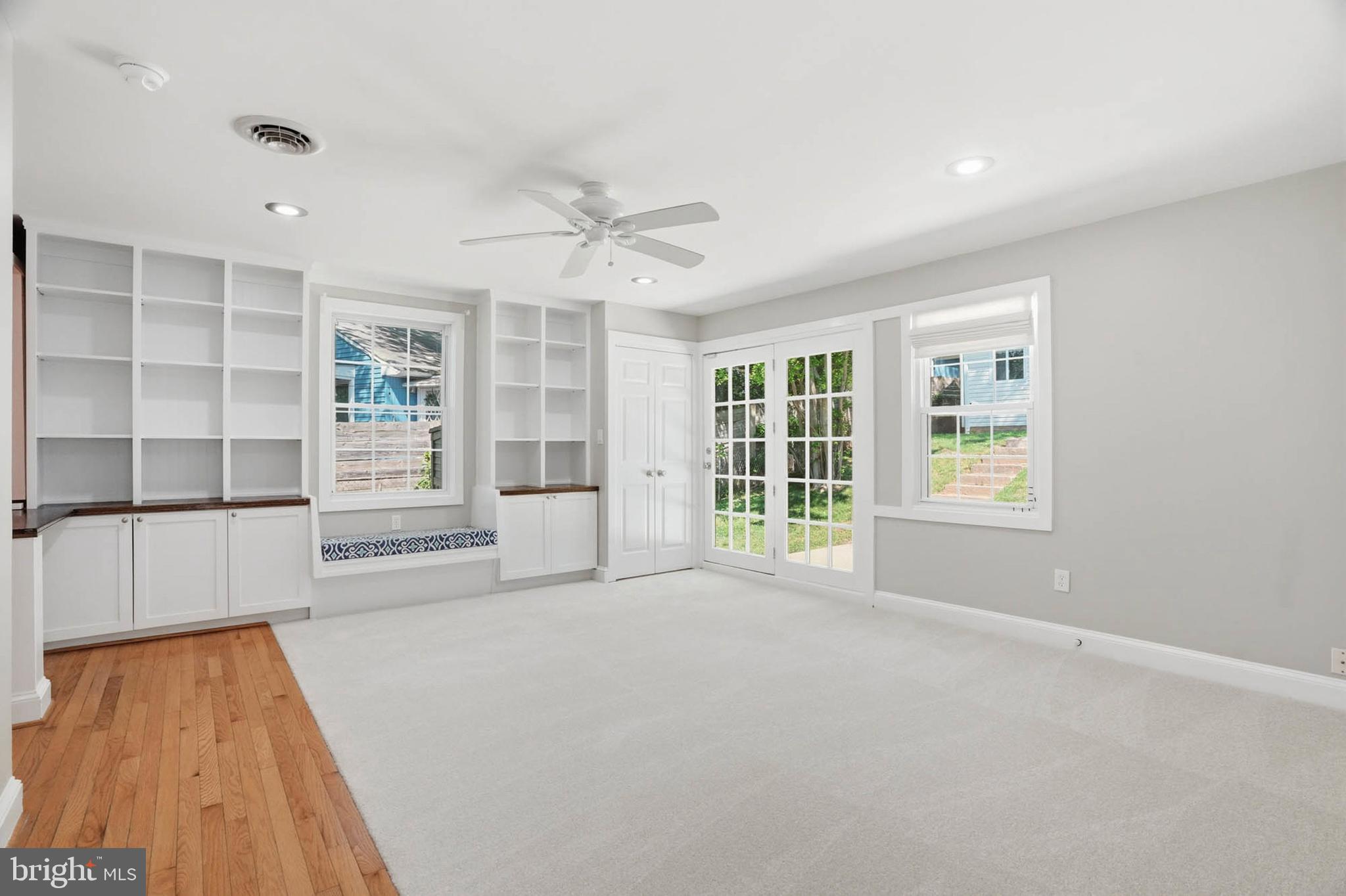 ROCKCREST - Residential