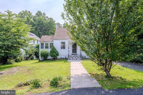 Photo of 2923 Fairhill Road, FAIRFAX, VA 22031 (MLS # VAFX2328712)