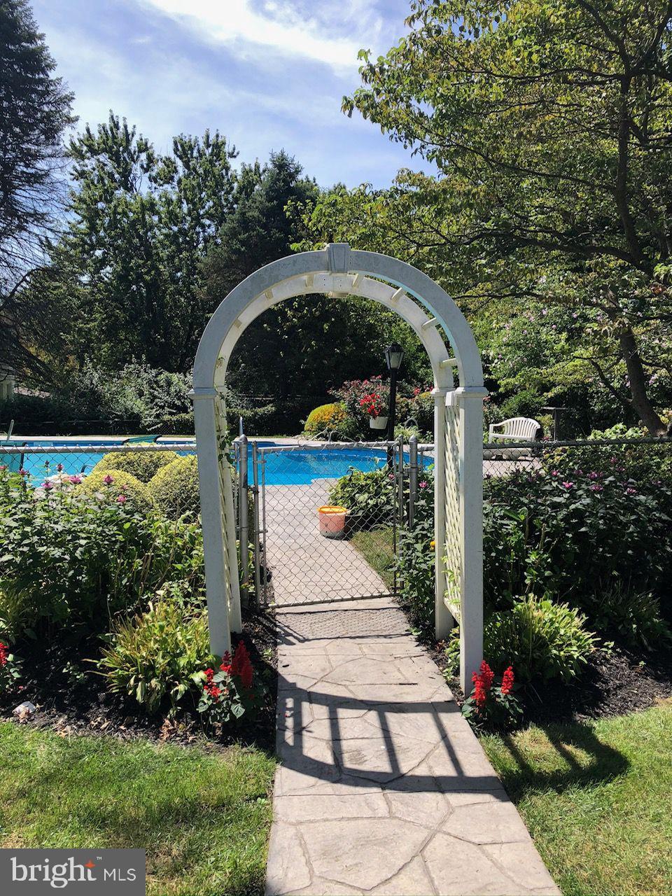 WINDMILL VIL - Residential