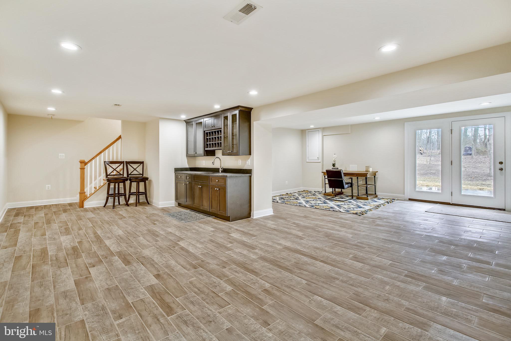 LAWYERS NORTH - Residential