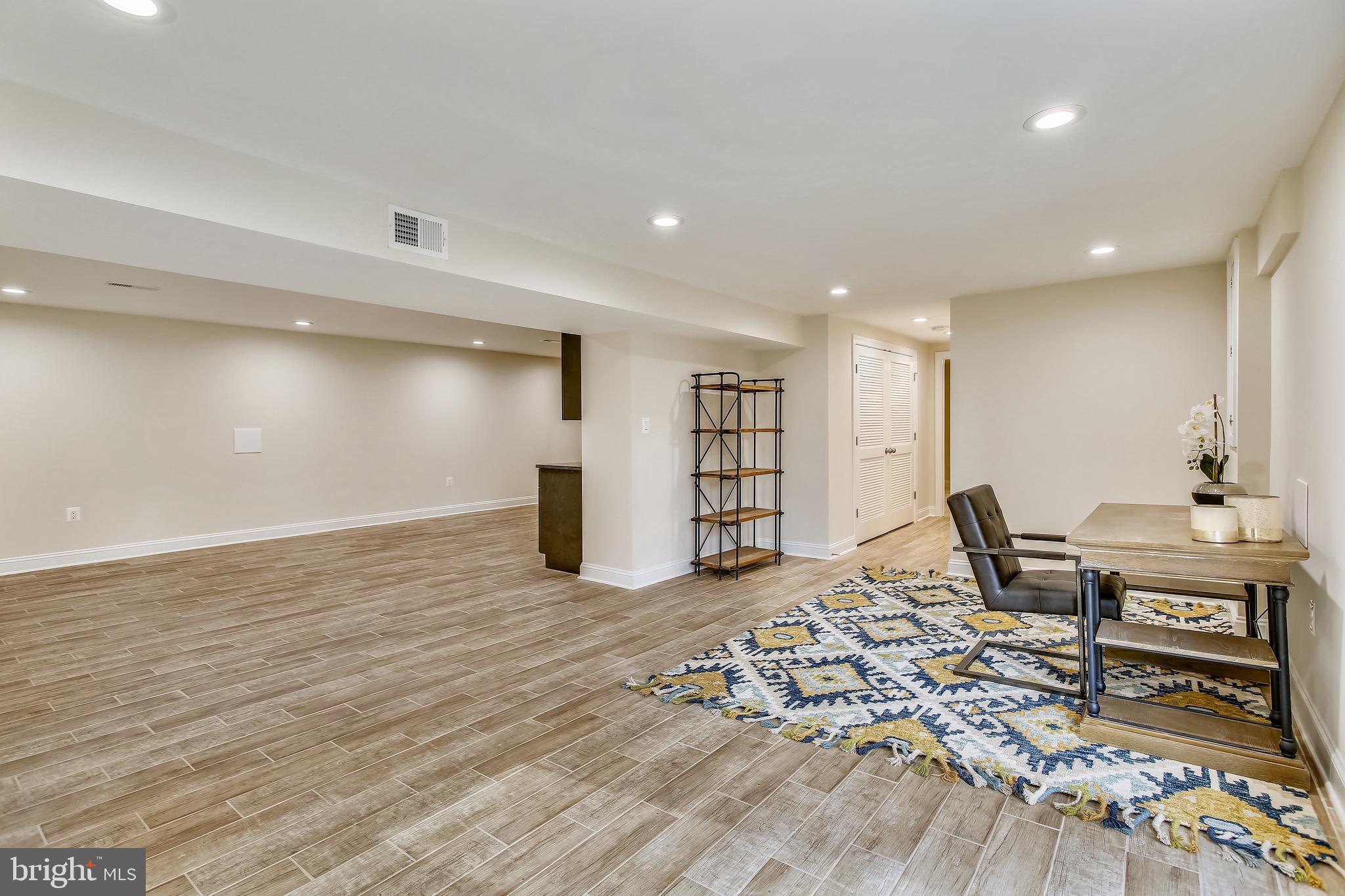 LAWYERS NORTH - Residential