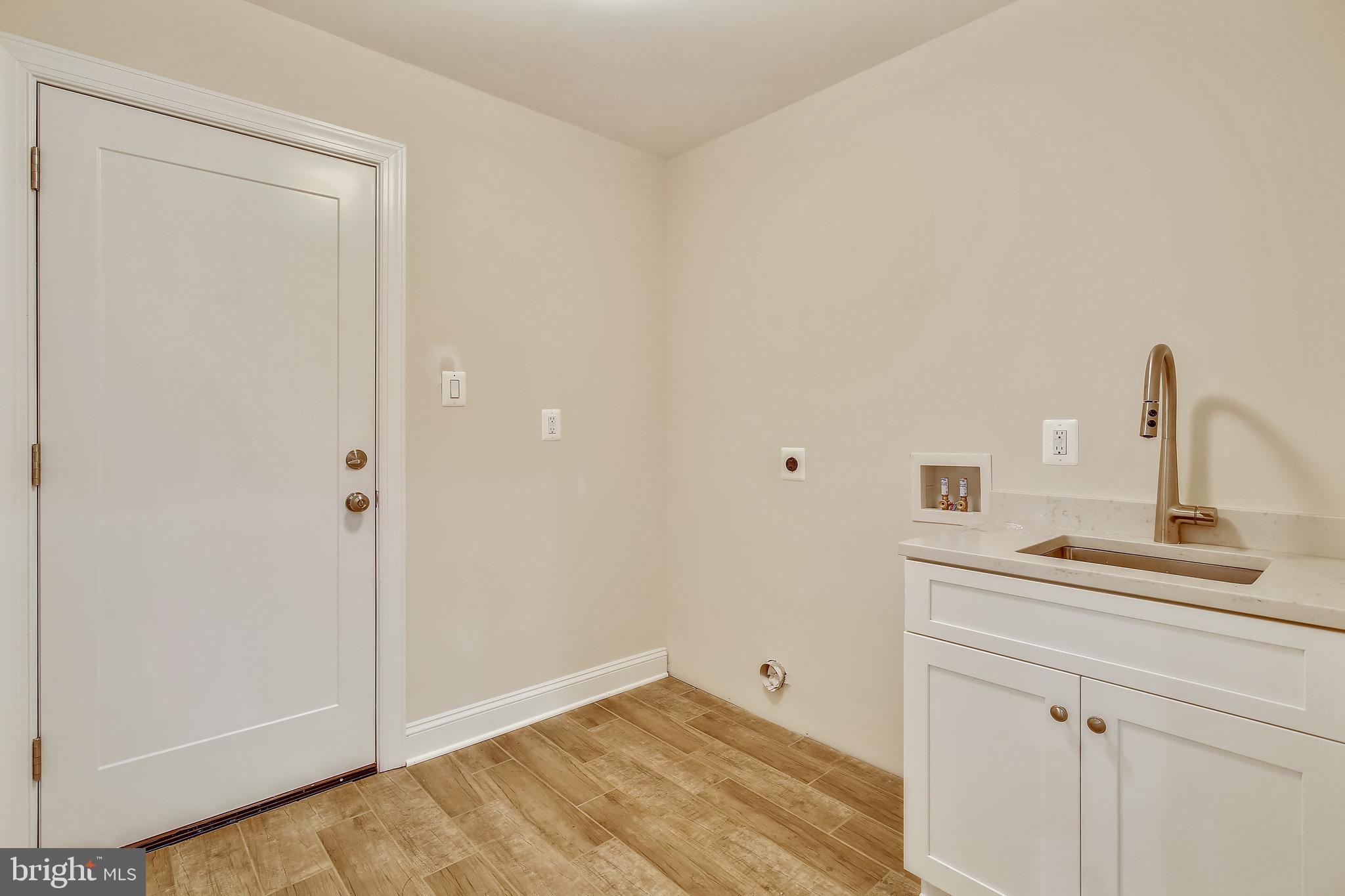 LAWYERS NORTH - Residential