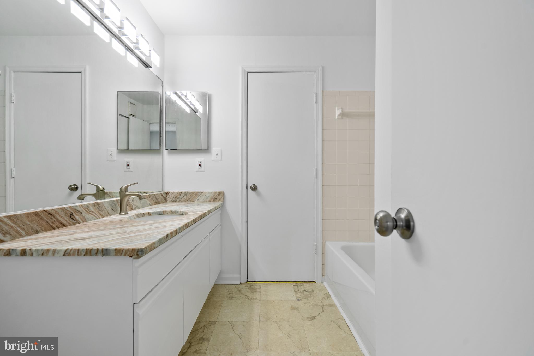 THE VISTAS - Residential