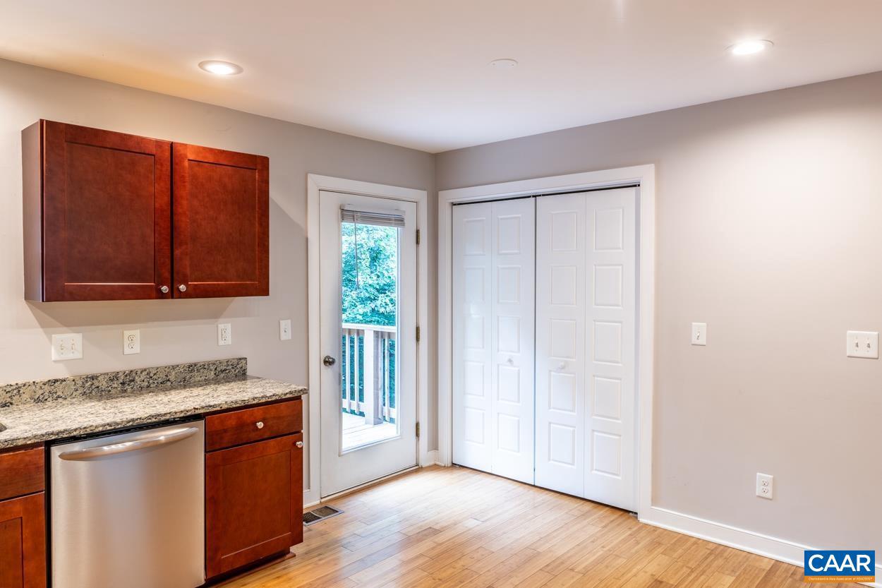 LAKE MONTICELLO - Residential