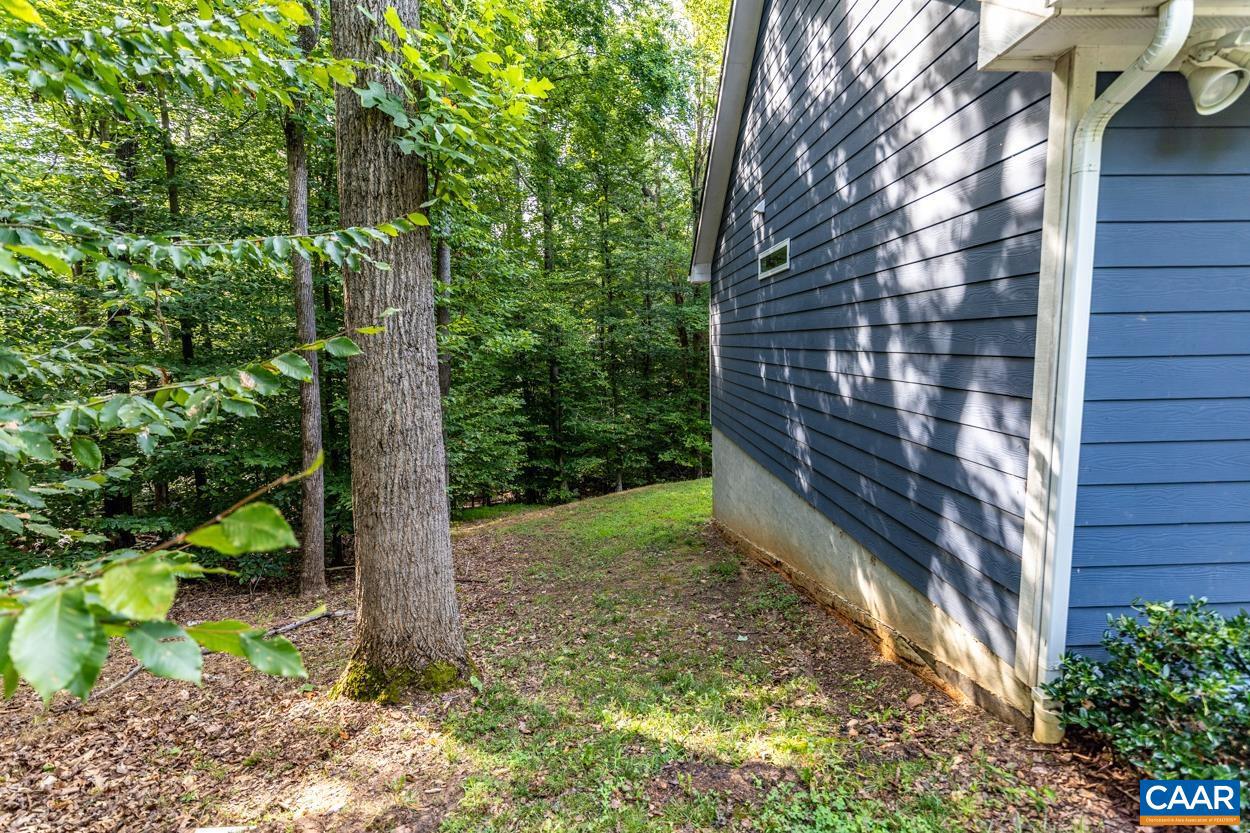 LAKE MONTICELLO - Residential