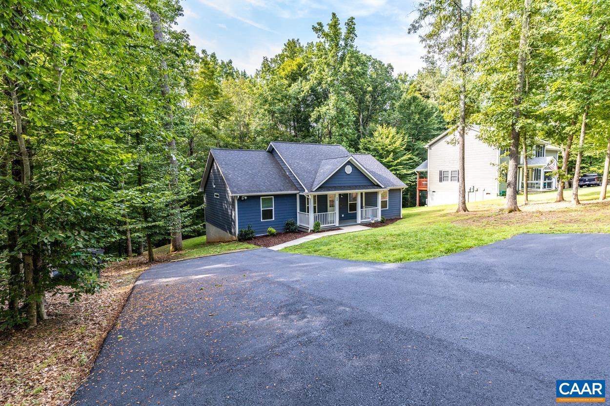 LAKE MONTICELLO - Residential