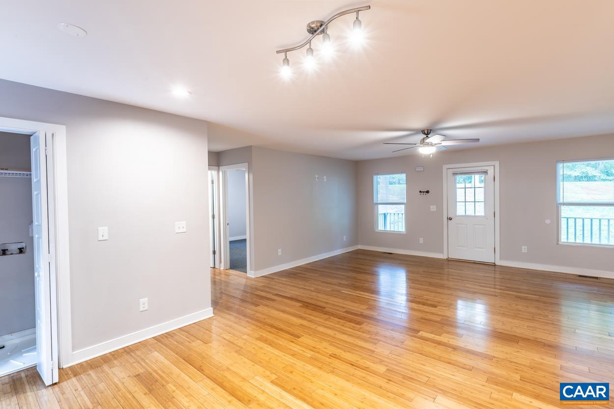 LAKE MONTICELLO - Residential